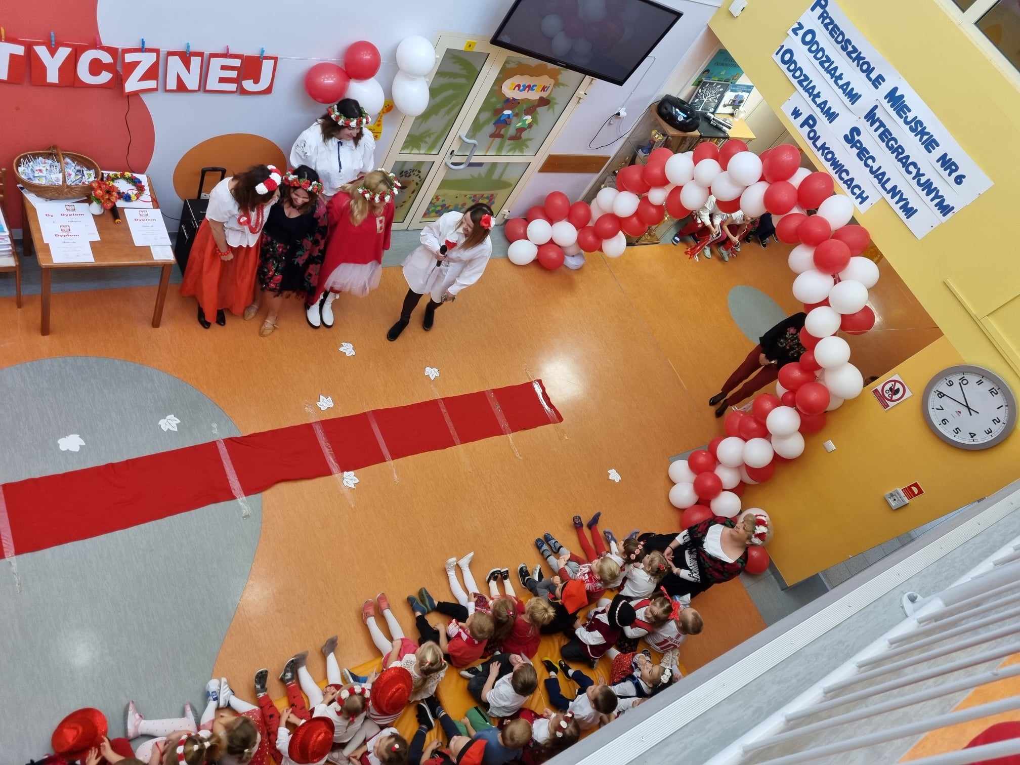 VI Pokaz Mody Patriotyczno-Ludowej w barwach biało-czerwonych
